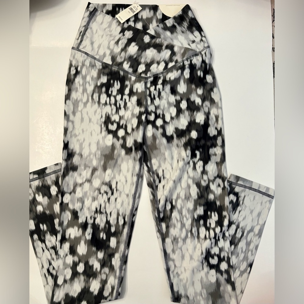 Aerie Black and White Patterned Leggings